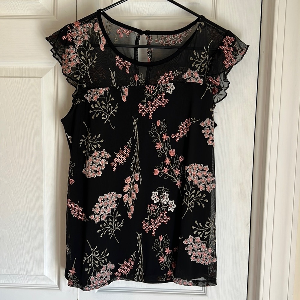 Like new, embroidered top.